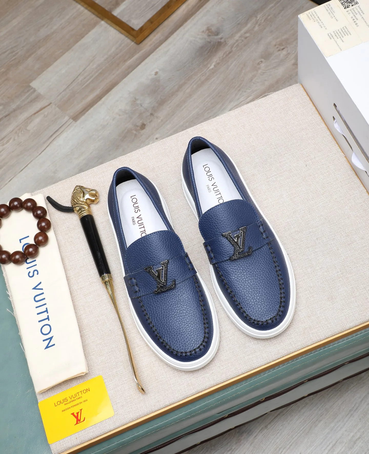 Men's shoes 💰440 📛📛【LOUIS VUITTON】Louis Vuitton official website synchronized new products 👟Milan fashion catwalk style 🇰🇾🇰🇾LV family logo, celebrity style, a must-have for fashionistas ⚠️First-layer calfskin ➕Genuine leather lining ➕Official website original version special outsole 👞Number 38-44